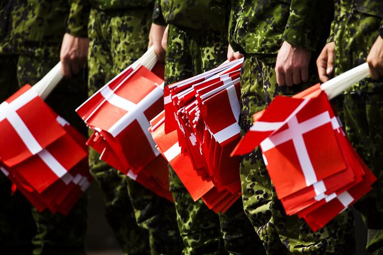 FLAGDAG. »Jeg bryder mig ikke om, at folk fra Taleban er her i Danmark. Det er ikke her, de hører hjemme. Det er mennesker, som kan have gjort os soldater i Afghanistan noget ondt«, siger en krigsveteran ved ceremonien på Kastellet. Dette billede stammer fra en tidligere flagdag. 