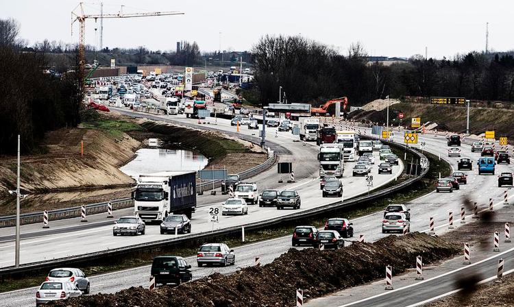Kursskifte. Danmark har i al stolhed lagt en ny klimakurs for transporten og vil nu have den ind i det europæiske CO2-kvotesystem. 