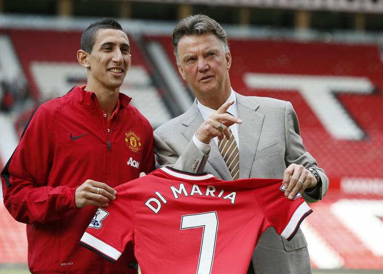 spilleforbud. Angel Di Maria blev angiveligt glad for skiftet til Manchester United, selv om der fortsat er skænderier omkring, hvem der ønskede handelen. 