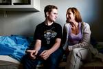 FÆLLES. Mange angstramte føler sig alene med deres problemer, så første skridt er at få sat ord på. En systematisk plan hjalp Lukas, så han med støtte fra sin mor, Agata, gradvis fik mod på igen at bevæge sig uden for en dør. 