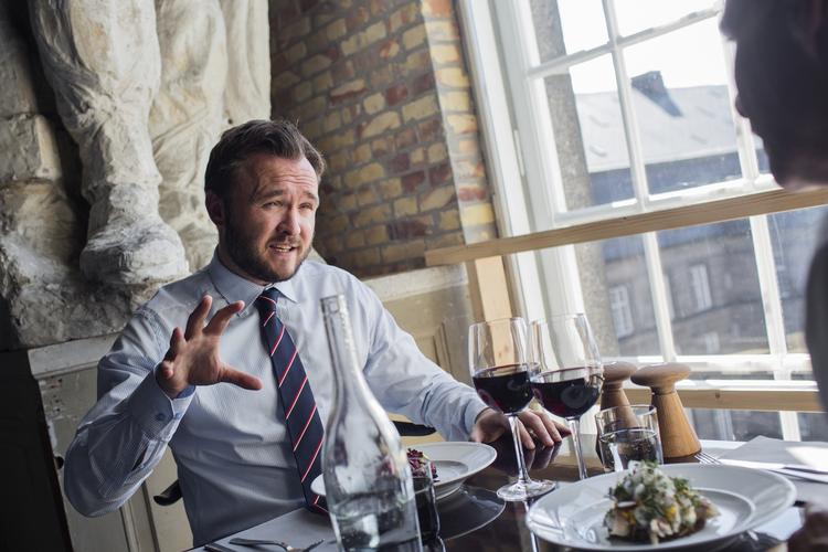 Velbekomme. Fødevareminister Dan Jørgensen vil lancere nye måltidsråd, der skal samle danskerne omkring det gode måltid. 