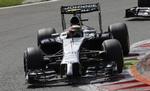 Ræs. Kevin magnussen i en kurve på Monza-banen i dag. 