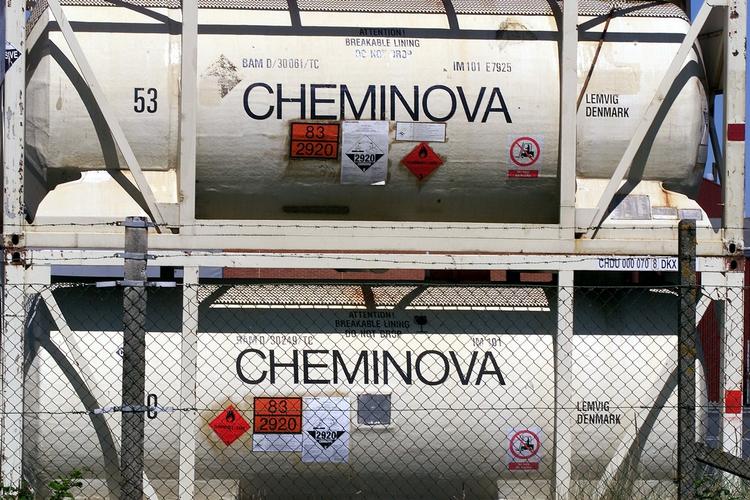 Cheminova er blandt de firmaer, der får ørerne i maskinen i Tom Heinemanns dokumentar 'Når tilbud dræber'. Arkivfoto. 