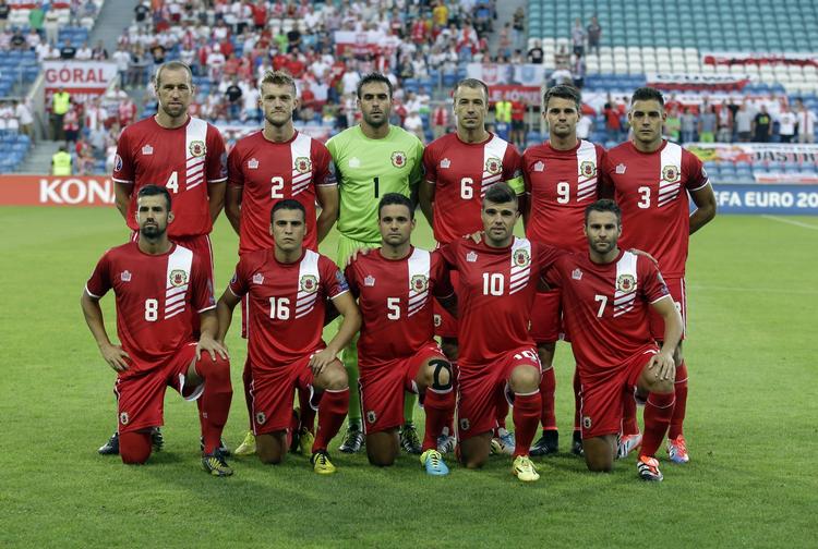 Helte. Fodboldforbundet I Gibraltar måtte kæmpe i 14 år for at få lov til at spille med i Uefa-regi. 