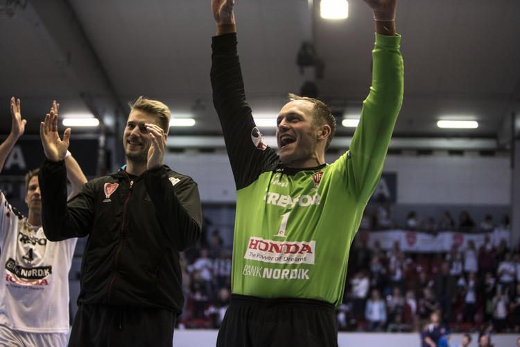 Veteran. Kasper Hvidt (t.h.) har haft masser af oplevelser i karrieren. Senere i år venter en ny, nemlig CL-kamp i Istanbul. 