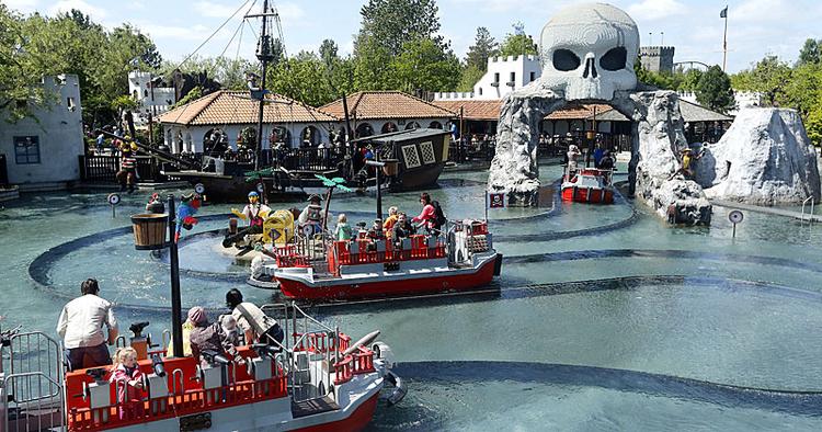Kopi. Den originale Legoland i Billund åbnede helt tilbage i juni 1968. Nu åbner park nummer syv efter planen i Dubai i 2016. 