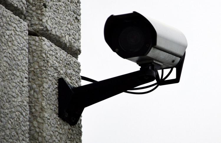 Overvågning. Vi er er nødt til at acceptere overvågning, hvis vi vil undgå et anarki af cyberterrorisme, mener Morten Bay. 