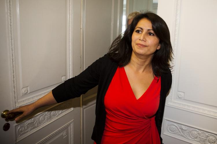 Dosis. Psykiatriordfører Özlem Cekic (SF) mener, at problemet i psykiatrien er, at patienterne får alt for meget medicin. Snarere end at de får alt for lidt medicin. (arkivfoto) 
