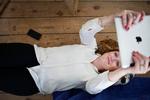 Seriesluger. Rosa Lunds iPad bliver i høj grad brugt til at streame serier på. Foto: Lasse Kofod 