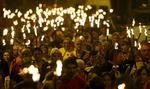 PROTEST. Allerede tidligt i morges tændte catalanere fakler for frihed i Barcelona. 