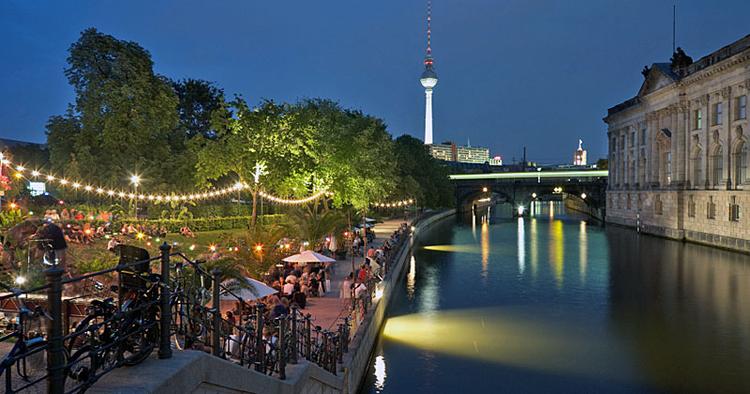 Hjælp. Berlin er en af de byer, hvor Airbnb har fået allerbedst fat. Nu er Bellhop et appendix til Airbnb i byer som Paris og København. 