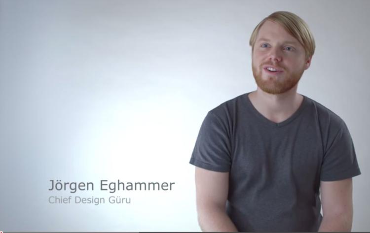 GAS. Jörgen Eghammer, Ikeas (såkaldte) Chief Design Güru, er i bedste Jony Ive-stil drømmende begejstret for firmaets seneste produkt, der ikke er en MacBook, men en BookBook. 