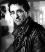 Usikkerhed. Roberto Bolaño var ikke en forfatter, der udlagde verden, hvilket afspejler sig i en grundlæggende usikkerhed i bogen. 