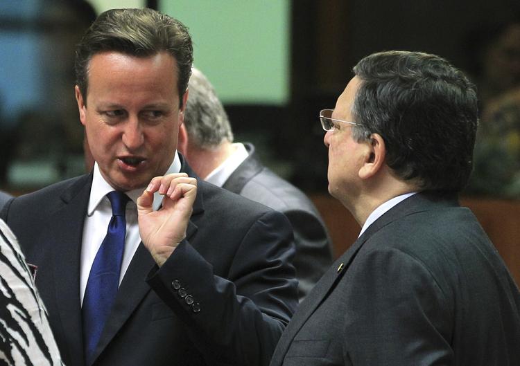 Kritisk. David Cameron har jævntligt hævet stemmen over for EU-lederne. Her er det den afgående kommissionsformand, Jose Manuel Barroso. 