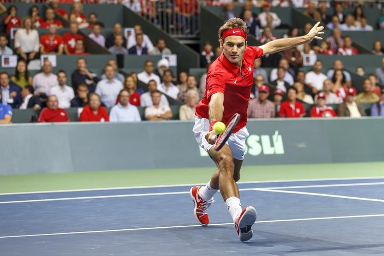 knusende. Roger Federer var ikke mere nede over nederlaget i US Open end, at schweizeren blæste gennem første kamp i Davis Cup-semifinale uden at afgive sæt. 
