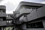 Handelscenter. Bygningen i Ballerup ligner langt fra sin noget mere kendte søster, der i 2001 styrtede sammen, efter at to fly fløj direkte ind i de to tårne. 