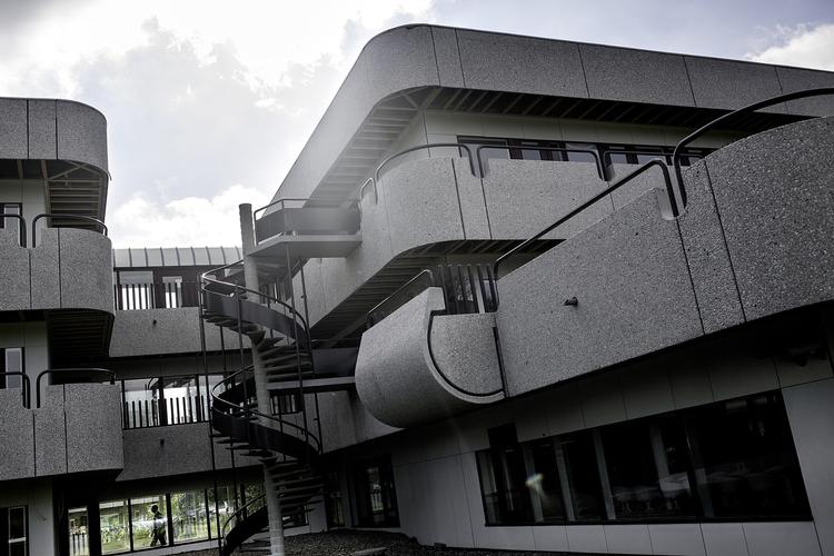 Handelscenter. Bygningen i Ballerup ligner langt fra sin noget mere kendte søster, der i 2001 styrtede sammen, efter at to fly fløj direkte ind i de to tårne. 