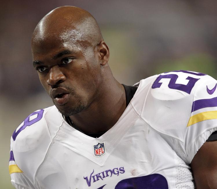 Anklaget. På banen er han en af de bedste, men i privatlivet har Adrian Peterson haft rigeligt at slås med. 