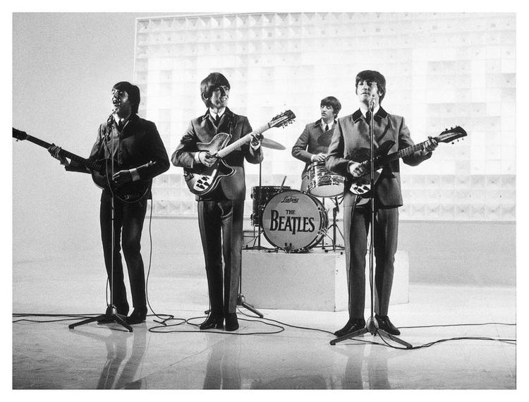 Beatles. Stemningen er løssluppen og antiautoritær i 'A Hard Day's Night'. 