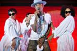 HITMAGER. Pharrell Williams var i godt selskab og blandt venner i Forum, men det mindede ifølge Ekstra Bladet mest om det provinsdiskotek. 