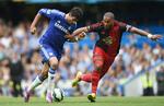 Overmatchet. Swansea-anfører Ashley Williams, der hører til blandt de mest solide forsvarere i  Premier  League, kom gang på gang til kort mod Costa. 