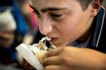 spis. Mesterskab i Shawarma 2014. Konkurrencen er blevet en årligt tilbagevendende begivenhed. 