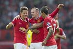 3-0. Efter scoringer af Angel Di Maria og Ander Herrera var det Wayne Rooney, der gjorde det til 3-0 med sit 175. mål i Premier League. 