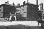 Flytning. Københavns Museum satser på at åbne i Stormgade i 2016. Her ses bygningen, der kommer til at huse museet. Den er tegnet af H.J. Holm og opført i 1893-94, fotograferet i 1906. 