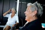 Livsnydere. Margit Sylvest-Johansen (tv.) og hendes golfmakker Jytte Søndergaard nyder at have tid til golf og andre fritidsinteresser. Børnebørnene har høj prioritet, men kvinderne vil også have tid til selvudvikling og personlige udfordringer, siger de. 