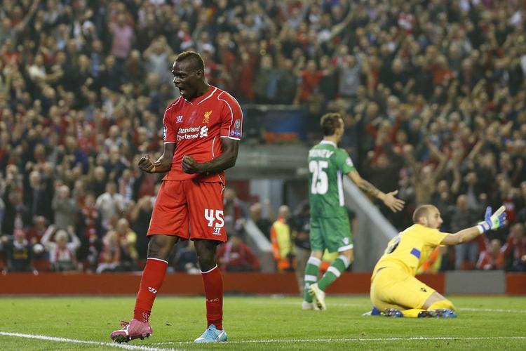 2-1. Mario Balotelli kom sent i kampen på måltavlen for Liverpool. 
