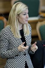 Talkamp. Sofie Carsten Nielsen fra De Radikale anrgiber SF's og Enhedslistens retorik i dagpengedebatten. 