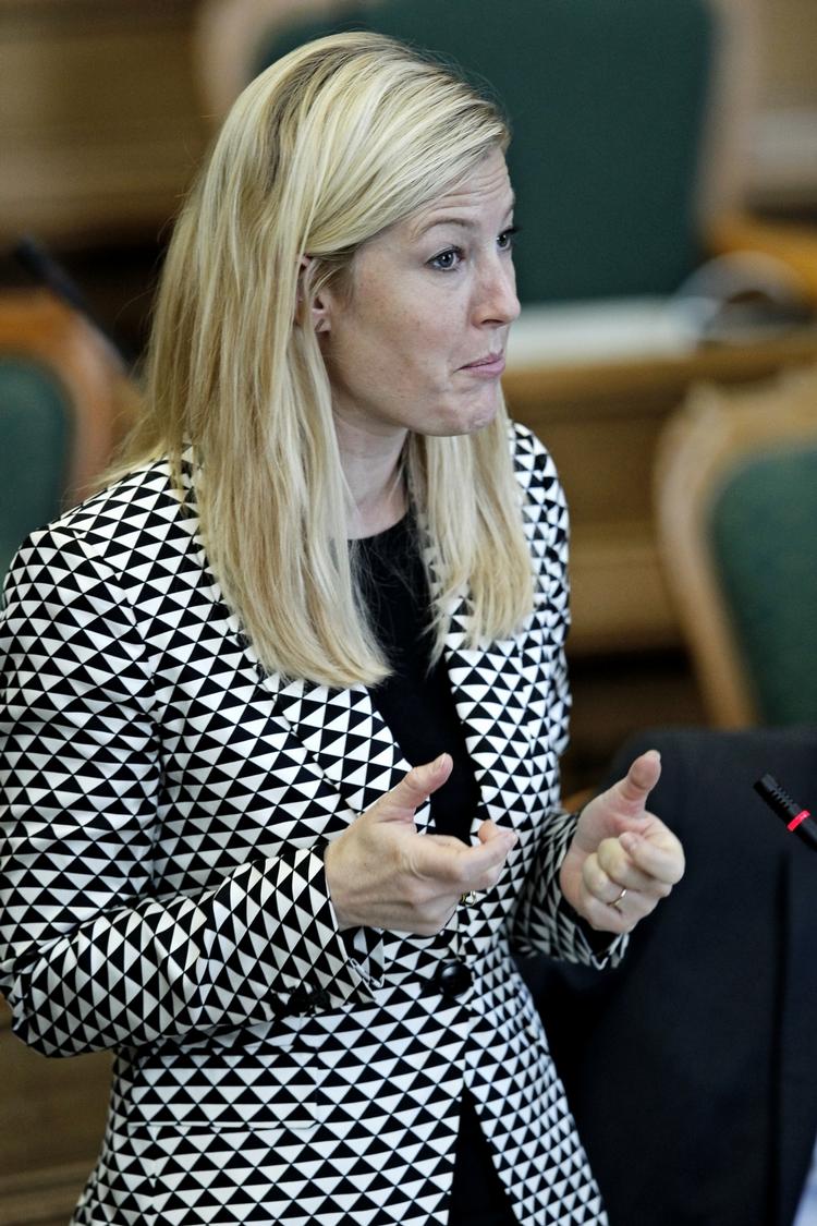 Talkamp. Sofie Carsten Nielsen fra De Radikale anrgiber SF's og Enhedslistens retorik i dagpengedebatten. 
