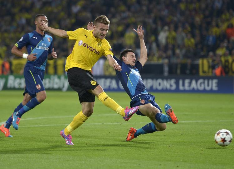 selvtillid. Dortmunds Ciro Immobile (midt) scorer mod Arsenal efter en lang solotur fra egen banehalvdel. 