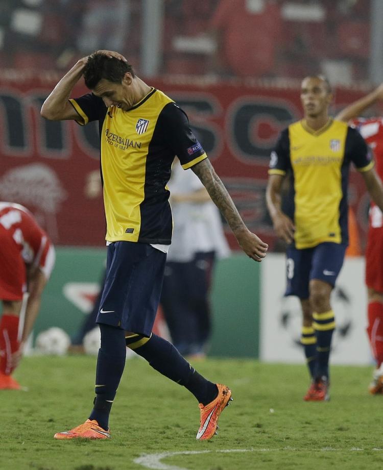 operation. Mario Mandzukic går fra banen efter nederlaget mod Olympiakos, hvor han både brækkede næsen og scorede et mål. 