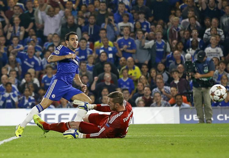 1-1. Cesc Fabregas scorer sit første mål for Chelsea mod Schalke. 