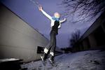 FEJRING. Lærke Posselt ses her fejre sin første pris, årets bedste portræt ved World Press Photo 2012, på Danmarks Journalisthøjskole i Aarhus, hvor hun dengang stadig var studerende. 