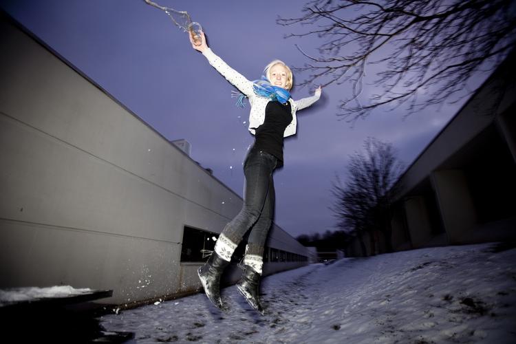 FEJRING. Lærke Posselt ses her fejre sin første pris, årets bedste portræt ved World Press Photo 2012, på Danmarks Journalisthøjskole i Aarhus, hvor hun dengang stadig var studerende. 