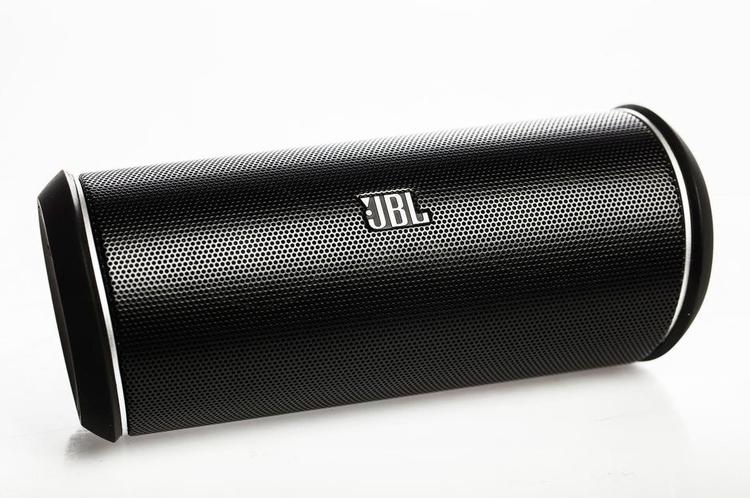 smart. Den trådløse højtaler Flip 2 fra JBL kan kobles til to bluetooth-enheder samtidig. PR-foto. 