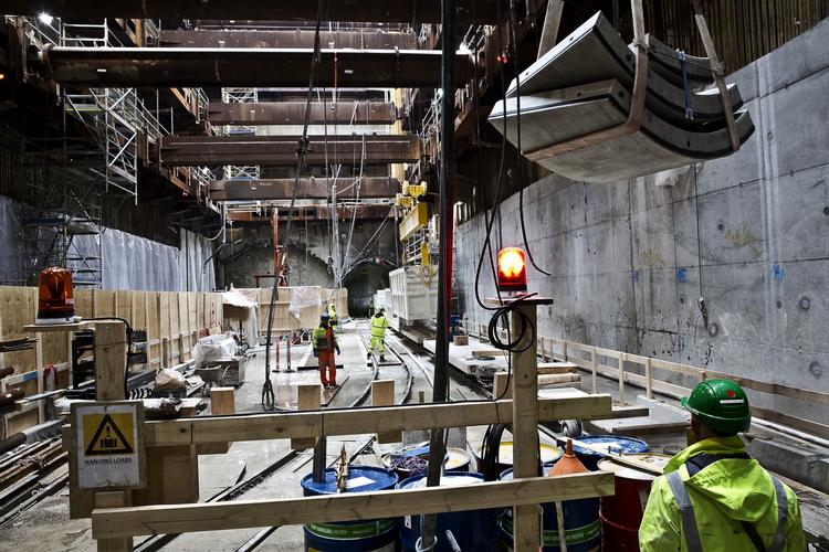 Arbejdsmiljø. Metroselskabet har fyret en underleverandør efter problemer med arbejdsmiljøet. 