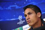 kontrakt. Real Madrids-forsvarspiller Raphael Varane har forlænget sin kontrakt frem til 2020. 