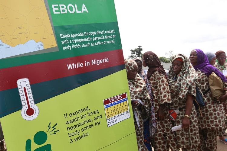 Ebola. Muslimeske pilgrimme i Haji-campen i Nigeria bliver screenet for Ebola inden de skal ombord på et fly til Saudi Arabien. 