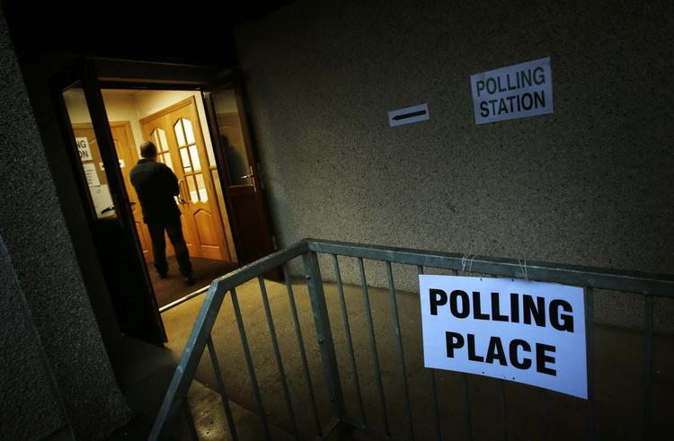 Skæbnevalg. Valgstederne i Skotland er nu lukket efter historisk afstemning. 