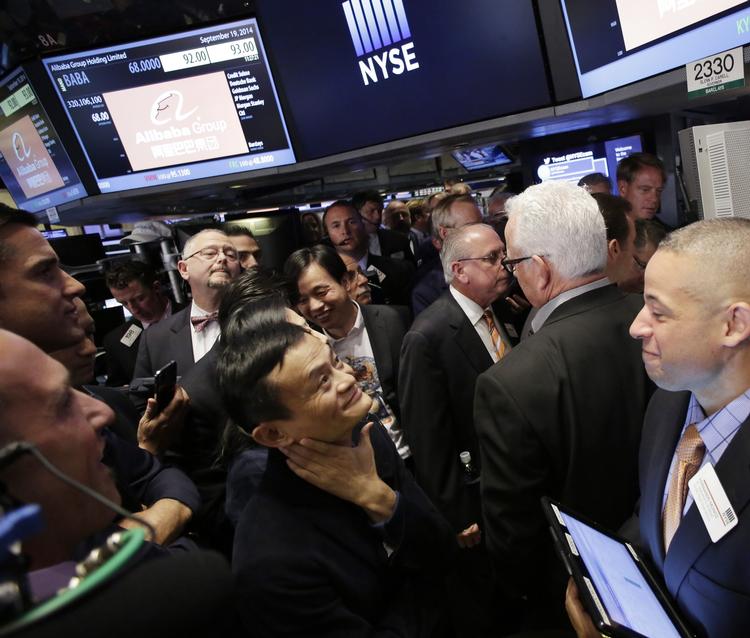 Stifter. Jack Ma, stifter af Alibaba, på børsen i New York i dag, hvor han glæder sig over selskabets store 