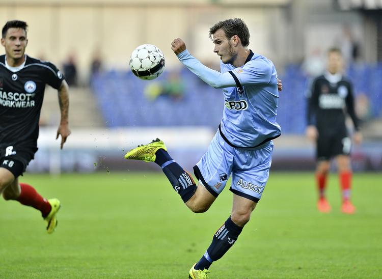 Superliga. Randers' Elmar Bjarnson i en tæmning. 