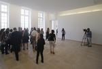 TOMT. Når museet i weekenden åbner, vil publikum primært kunne opleve synet af de nymalede vægge, dekorativt stukarbejde og tomme udstillingsmontrer. Derudover vil 6 Picasso-værker være sporadisk ophængt på museets 3700 kvadratmeter. Foto: AP/Michel Euler 