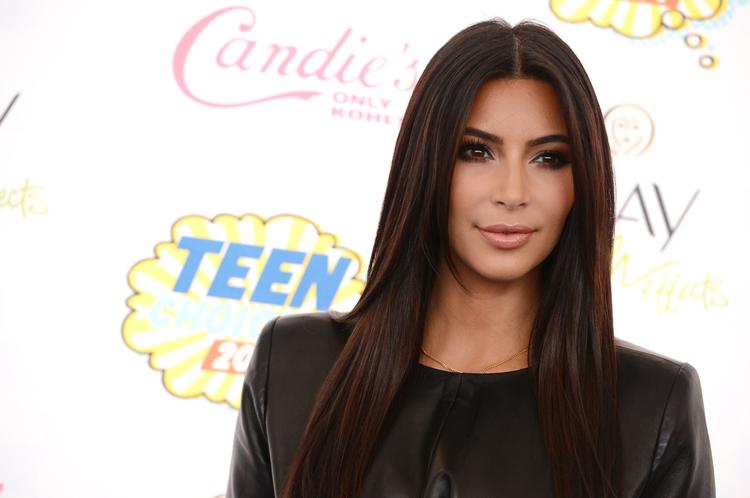 Nøgenbilleder af realitystjernen Kim Kardashian - her fotograferet fuldt påklædt - florerer tilsyneladende på internettet. 