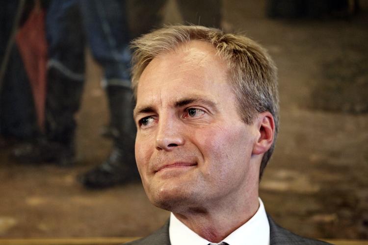 »Hellige krigere kan fratages deres statsborgerskab, uanset om de har et andet statsborgerskab at falde tilbage på eller ej«, siger han. 