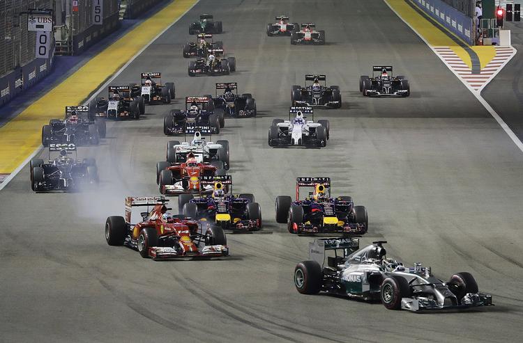STARTEN. Placeringen som nummer 9 fra start var reelt en 8.-plads for Kevin Magnussen, da Nico Rosberg ikke kom af sted. 