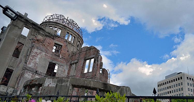 Besøg. Atombombemuseet i Hiroshima dokumenterer, hvad der sker med et samfund og dets borgere, når ragnarok bryder løs. 