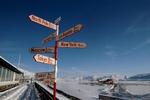Time out. Lavprisselskabet, der har taget konkurrencen op imod Greenland Air mellem Danmark og Grønland, stopper midlertidigt sine flyvninger. Selskabet har haft store problemer siden opstarten i juni måned. 